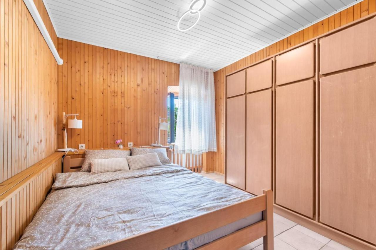 Apartmani Ella ラバック エクステリア 写真