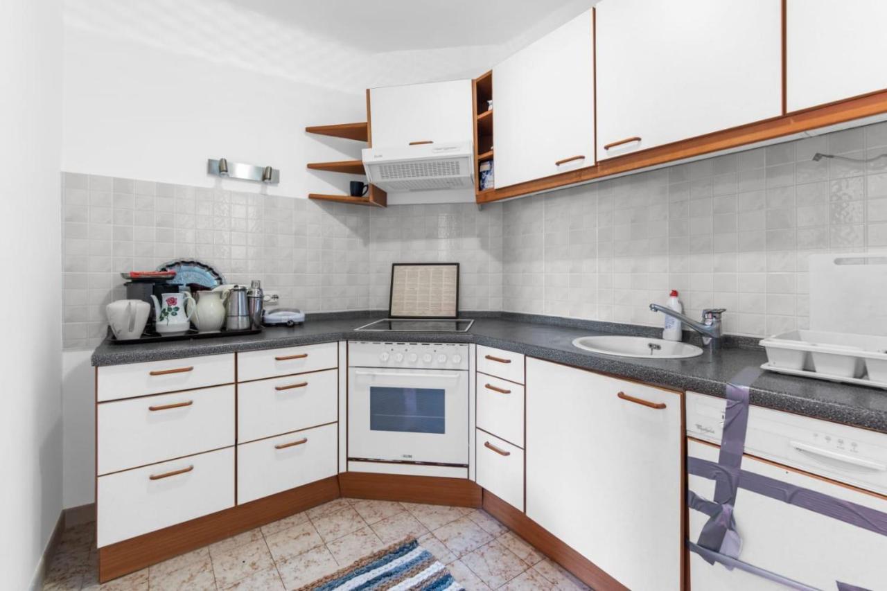 Apartmani Ella ラバック エクステリア 写真