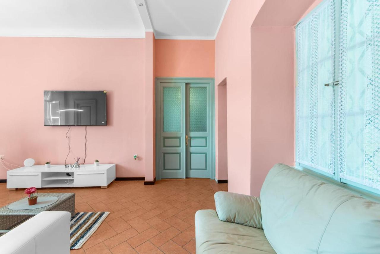 Apartmani Ella ラバック エクステリア 写真